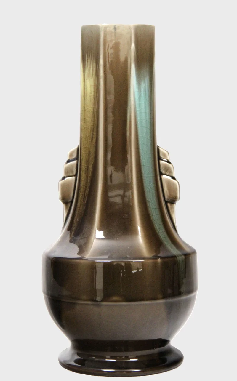 Art Déco vaas - Porselein › Vazen - €65.00 - 21cm hoog, 18cm diameter.
Vaas met 4 grepen
Nederland
1920-1950