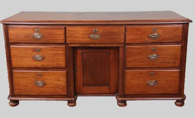 Georgean dresser