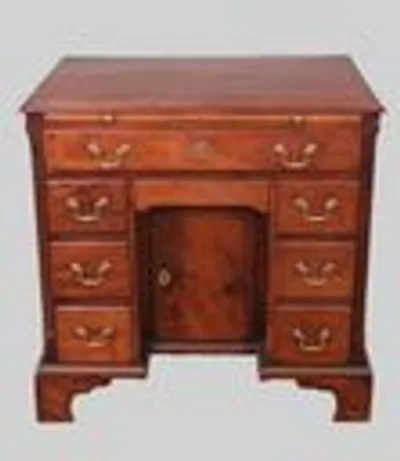 Georgean kneholedesk 18e eeuw thumbnail 5