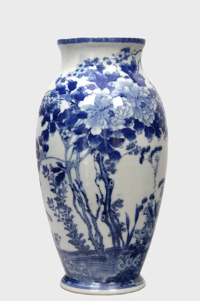 Japanse vaas blauwwit decor, één van een paar