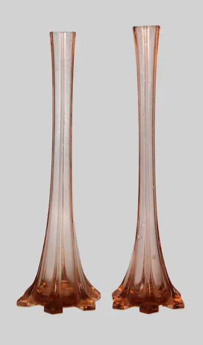 Paar glazen steelvaasjes