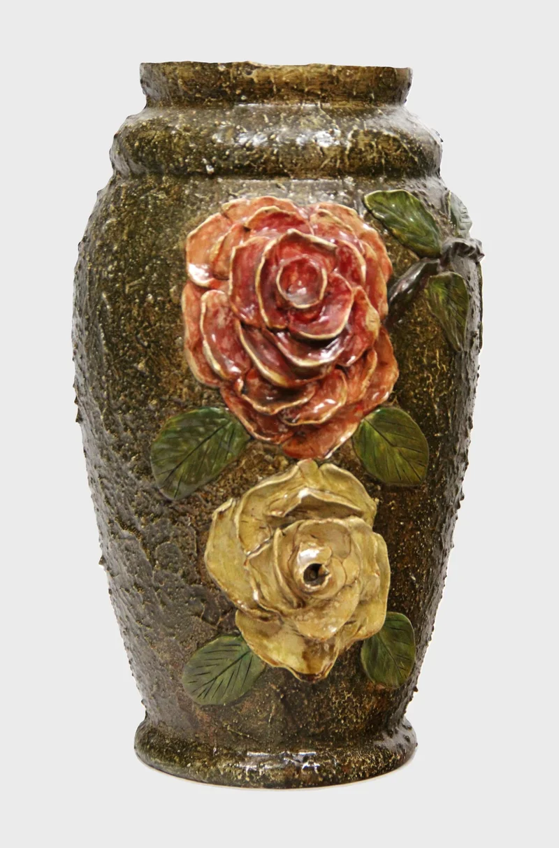 Vaas met beschilderd glas - Glas › Vazen - €95.00 - Glazen vaas met glazuurbeschildering op buitenkan.
16cm diameter, 28cm hoog
Vroege 20e eeuw