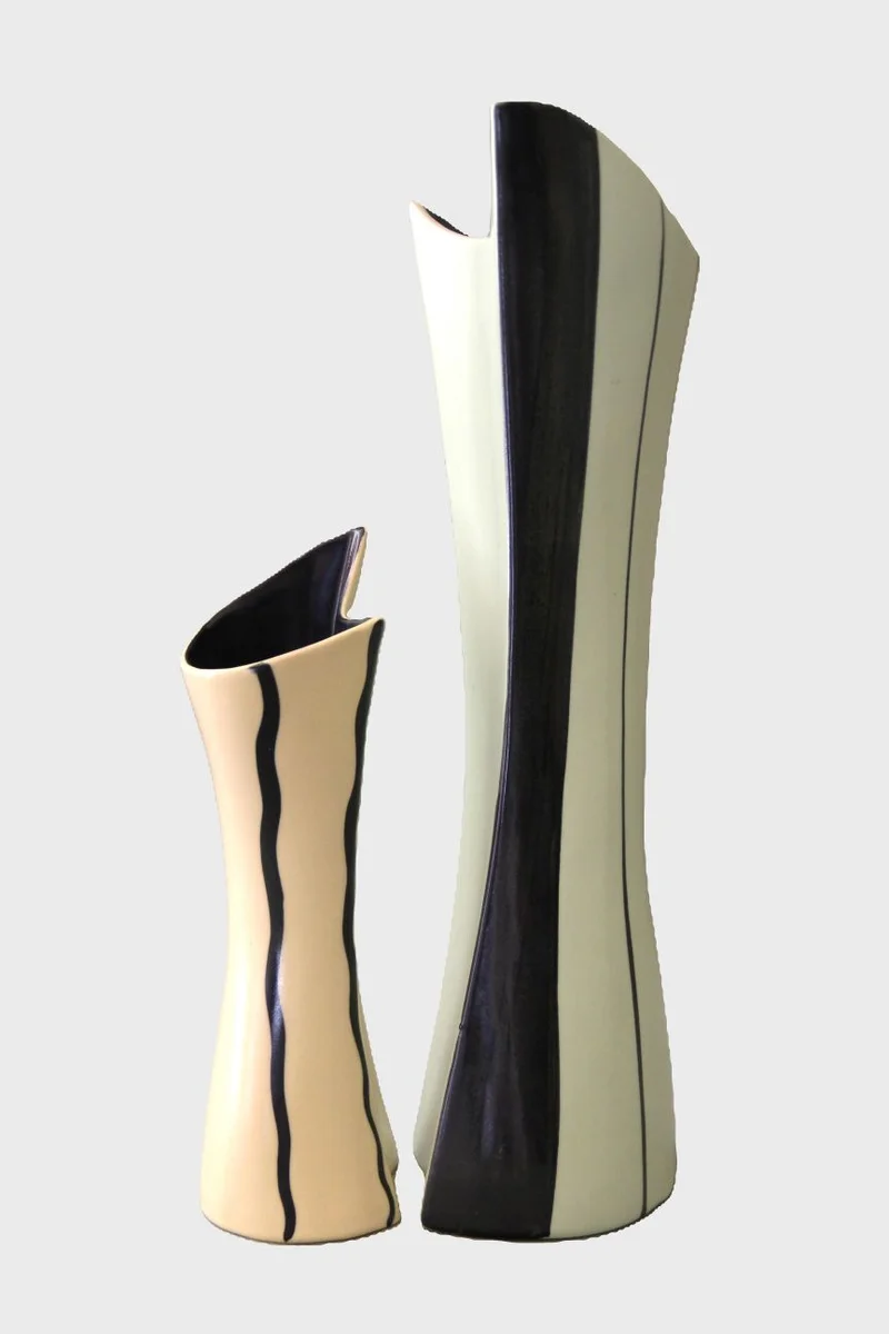 Vintage paar vaasjes - Porselein › Vazen - €225.00 - Paar vaasjes ontworpen door Wim Visser voor Phoenix, Nederland
1952