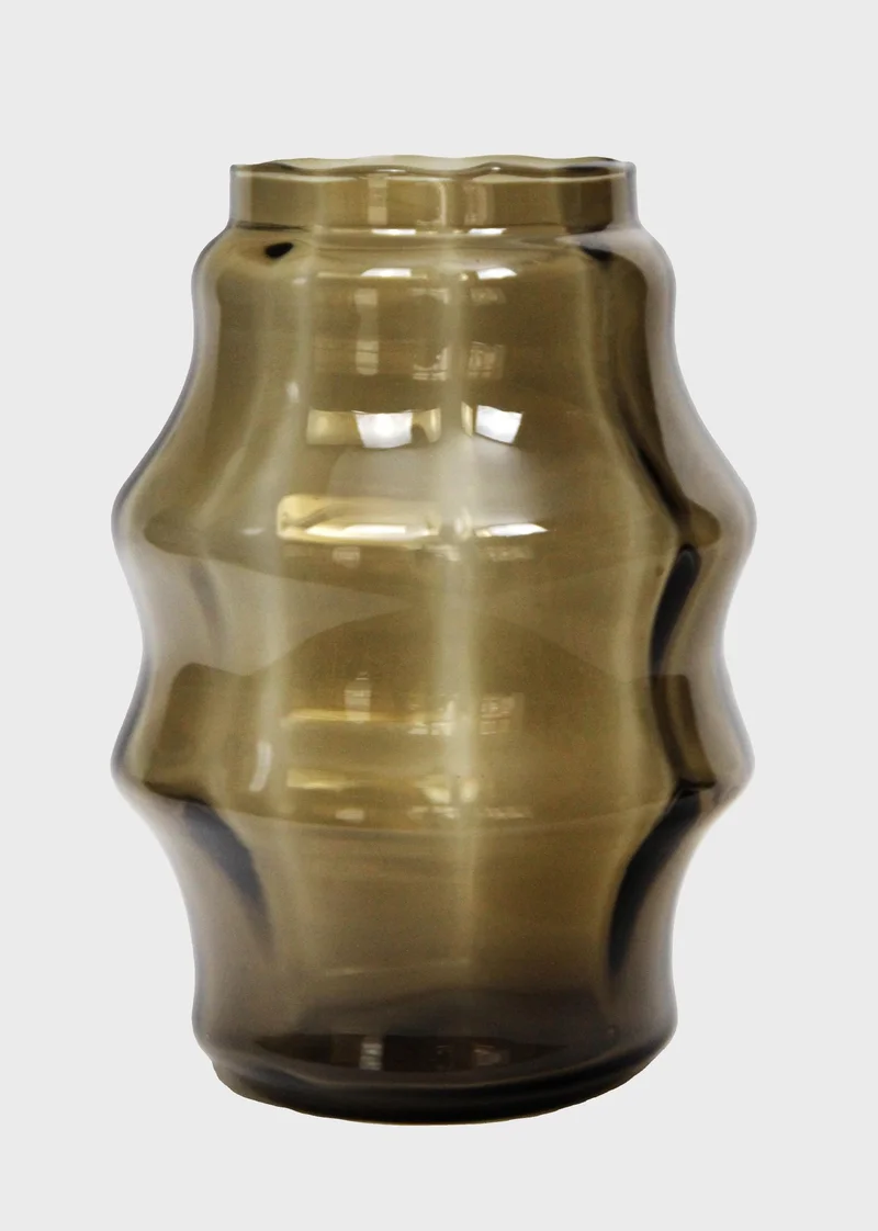 Vintage vaas gerookt glas - Glas › Vazen - Diameter 16cm, 21cm hoog
1960-1970

€