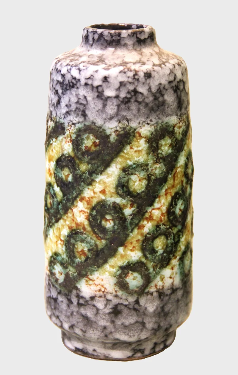 Vintage vaasje - Porselein › Vazen - €125.00 - Royal Copenhagen
Ontwerp van Nils Thorsson
18cm hoog
1960-1970